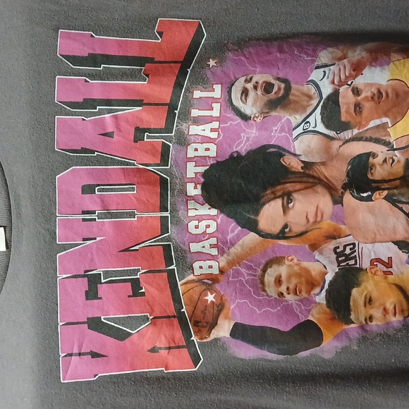 Gray Kendall Basketball Graphic T-Shirt Size Large. 100% Cotton. - Picture 5 of 8